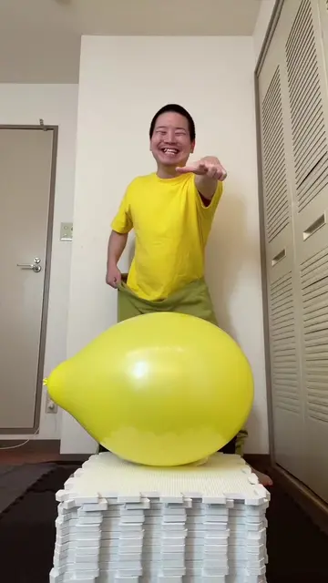 #junyahoodieballon