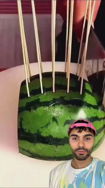 Real or Cap? How to cut a watermelon correctly #yzfamily 