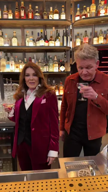 #lisavanderpump and I in a bar on #FoodStars….what could possibly happen  😂