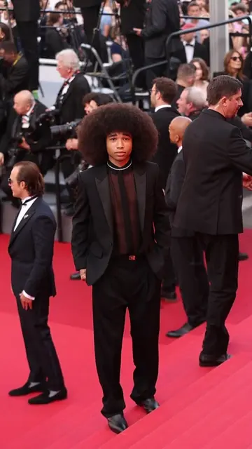 Rate this lool from 1-10😮‍💨! My first red carpet in Cannes😍❤️! 