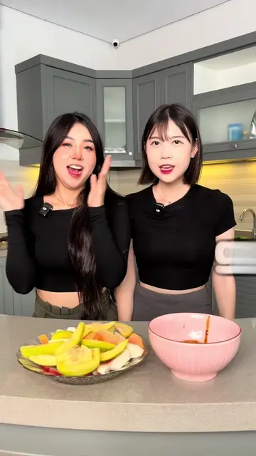 COBAIN MAKANAN INDONESIA SAMA KELLY 🥰